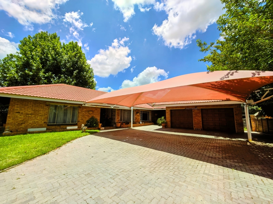 3 Bedroom Property for Sale in Roodia Free State